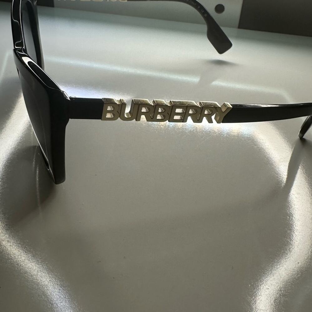 Burberry Designer Cat Eye Sunglasses 52mm - Made in Italy - Authentic - Picture 8 of 15